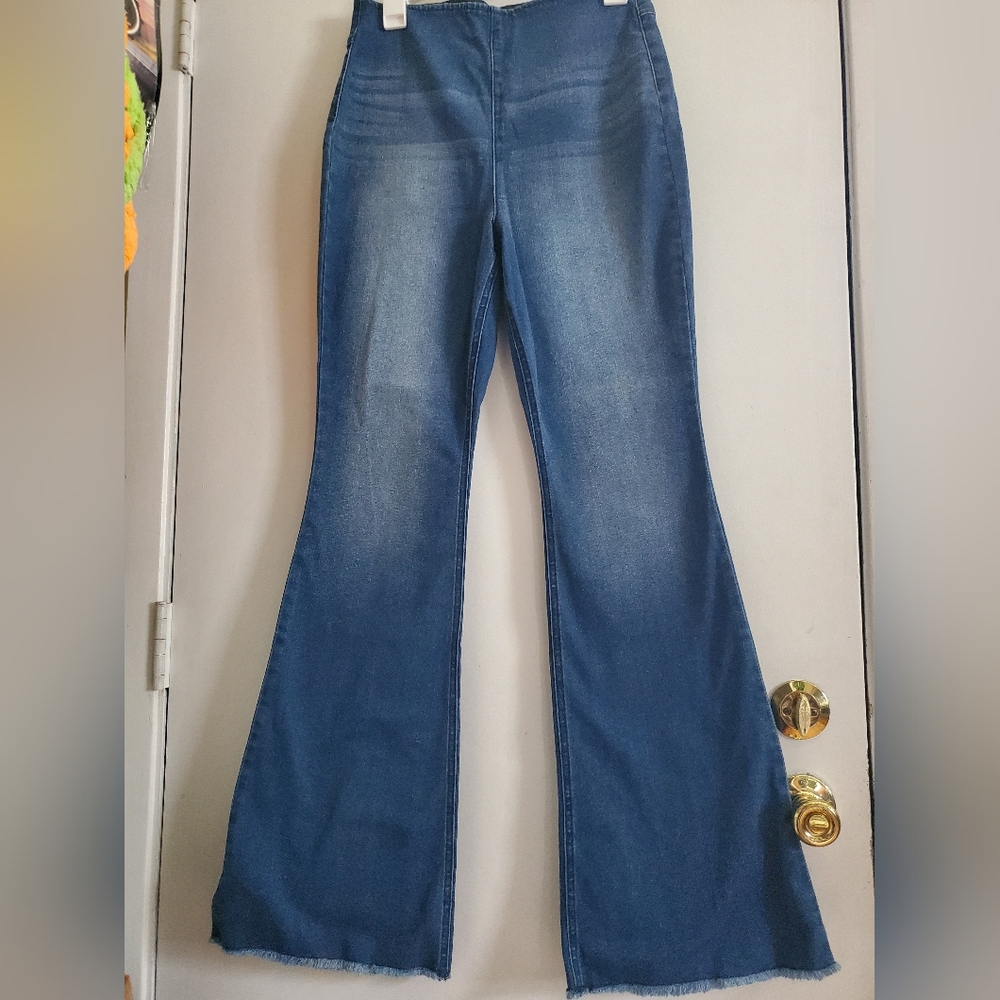 Medium Flare Leg Pull Stretch Jeans- Knox Rose